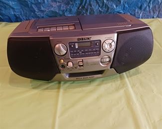 Sony CFDV17 CDRadio Cassette Recorder