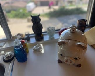 PIG & OWL... PIGGIE FOR CANDIES?