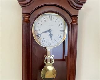 Beautiful wall clock -- vintage.