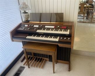 A Baldwin organ that works great!