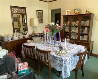 Dining room Set - table with 2 leaves and 8 chairs, hutch, buffet, chest, mirror