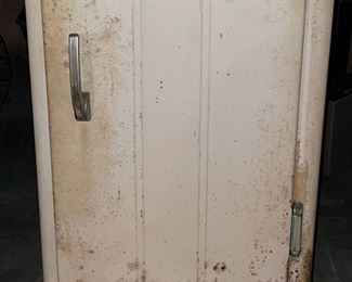 Small Kelvinator refrigerator