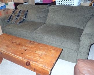 PRIMITIVE BENCH -SOFA

