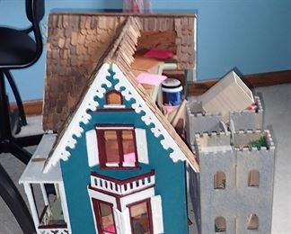 DOLL HOUSE