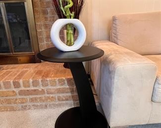 accent table and decor