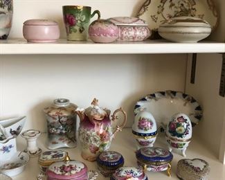 So many cute trinket dishes, bowls, and eggs!