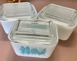 Vintage Pyrex Amish Butterprint Refrigerator Dish Collection with Lids 