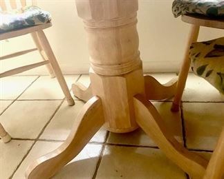 Blonde Wood Pedestal Kitchen Table & 4 Chairs