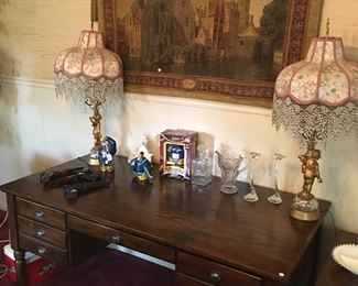 Printer's Keyhole executive desk, M & M, lamps 
