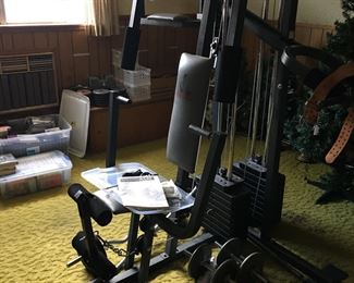 Weider exercise machine & weights