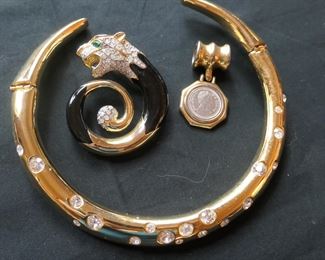 Sleek and chic necklace, pin and slide