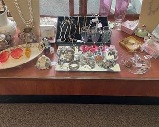100’s of pieces of jewelry! All very pretty starting at $1!