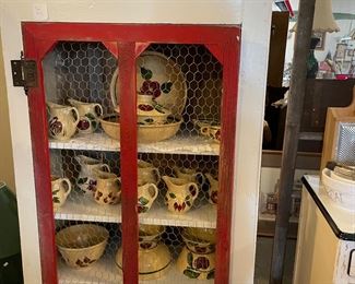 Cute country pie safe! $125