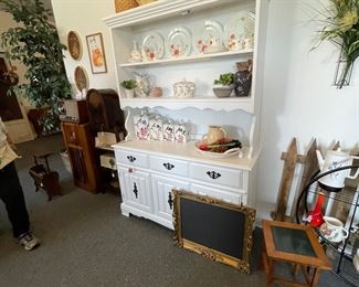 Pretty painted open China Cabinet