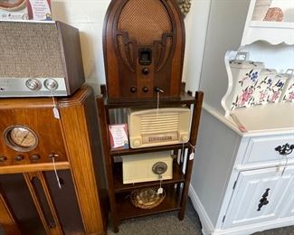 Refurbished vintage radios! Great Father’s Day gift!