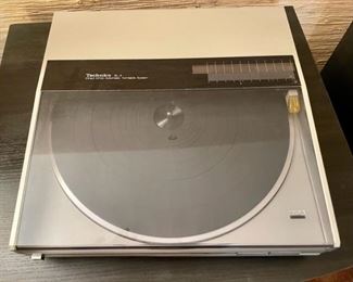 19 CEL May 2023 Retro Fun with Eclectic Flair