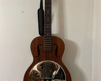 Gretsch Ampli-sonic acoustic guitar includes a stand