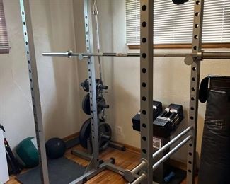 Body solid weightlifting rack with weights on stands