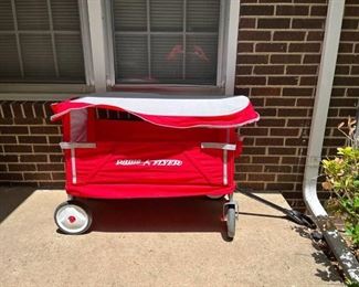 Radio Flyer pull cart with topper