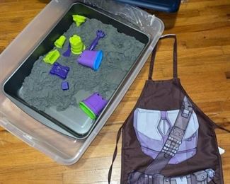 Kinetic sand with apron and tote