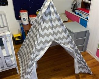 Discovery kids teepee 63 x 52 x 48 open