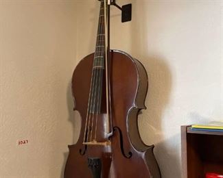 Antoninus Stradivarius beginners cello with bow