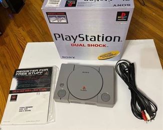 PlayStation Dual Shock SCPH-7501 in box