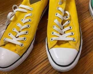Converse Chuck Taylor All Star low cut unisex sneakers size 11 yellow