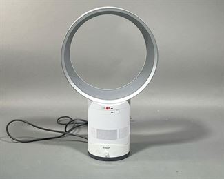 DYSON AIR MULTIPLIER | Dyson AM01 10-inch bladeless table fan, in original box. 