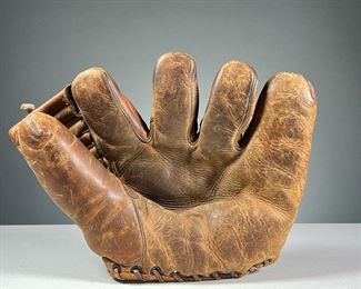 VINTAGE HUTCH CATCHERS GLOVE | Leather catcher's glove. Made in the USA by Hutch.