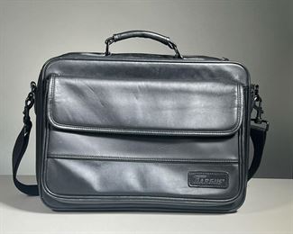 TARGUS COMPUTER BAG | Black vegan leather messenger bag. - l. 16 x w. 4 x h. 12 in