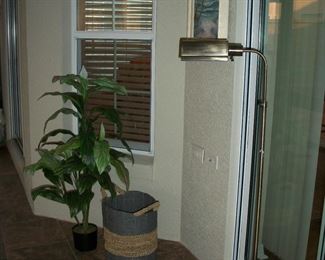 FauxPlant , Baset , Floor lamp