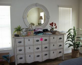Lexington Furniture "Linen Finish" 6 Drawer Dresser with Round Wall Mirror in "Linen Finish"