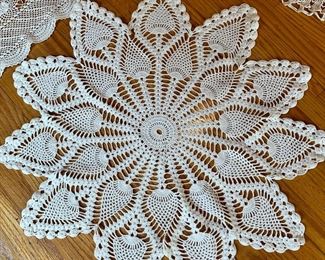 Doilies Dresser Scarf