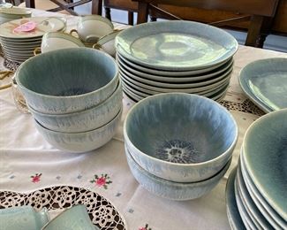 89 Crate and Barrel Dishes