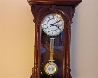 NEWER 30 DAY WALL CLOCK