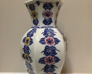 Delft vase 