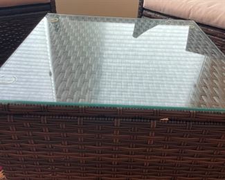 Side view of the table with glass top