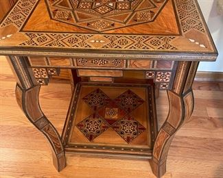 Another view of this beautiful table