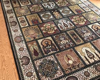 Beautiful wool portrait rug with 4" fringe 6'8"X 9'8"