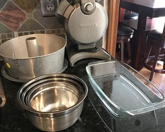 Angel Food Cake Pan, Baking Dish, Mixing Bowl Cuisinart Waffel Maker