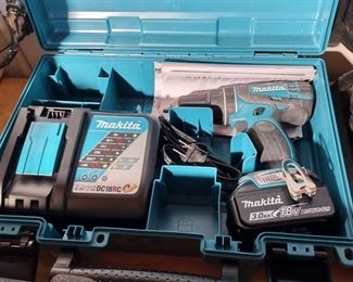 nikita drill with charger and battery