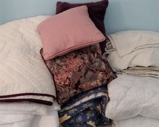 bedspreads sheets pillows