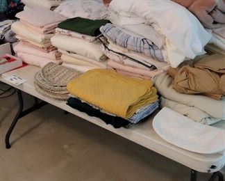 bedspreads sheets pillows