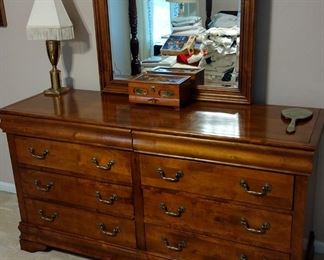Nice bedroom dresser