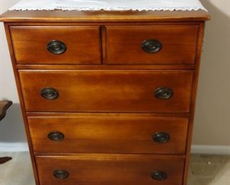 Cushman colonial creations Chest of drawers