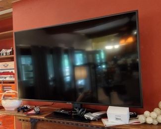 Nice Samsung TV with remote