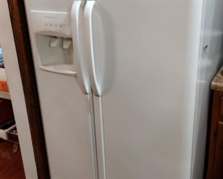 Frigidaire side by side refrigerator