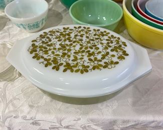 Verde Olive & Leaves Pyrex Casserole with LId
