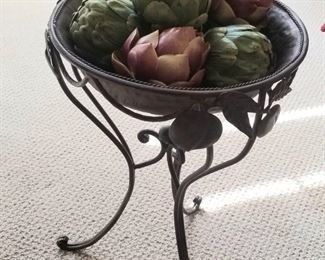 Metal bowl with stand